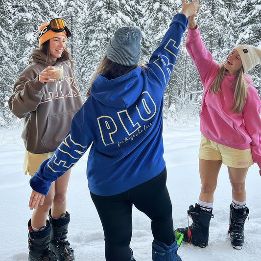Hoodie à capuche avec intérieur hyper confortable de style velours couleur rose, bleu et brun.