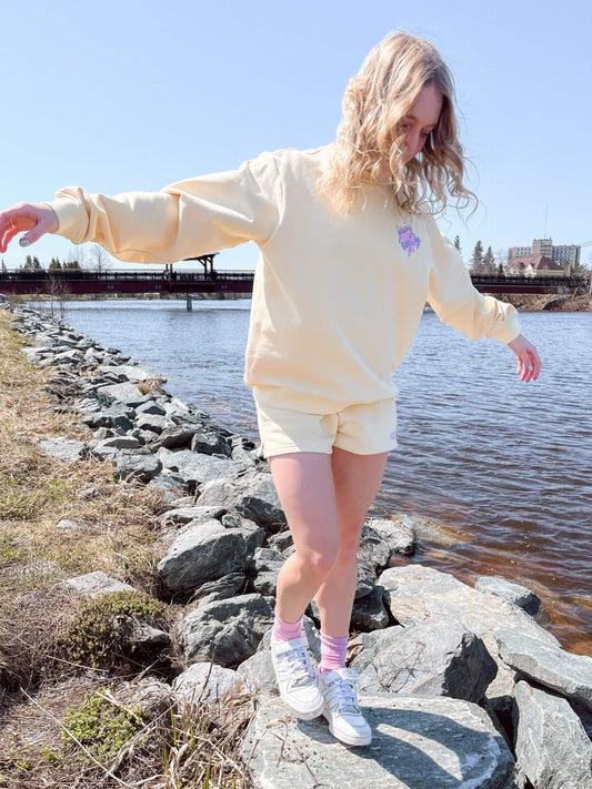 Matching set jaune butter conçu par LIX au Québec. Abitibi