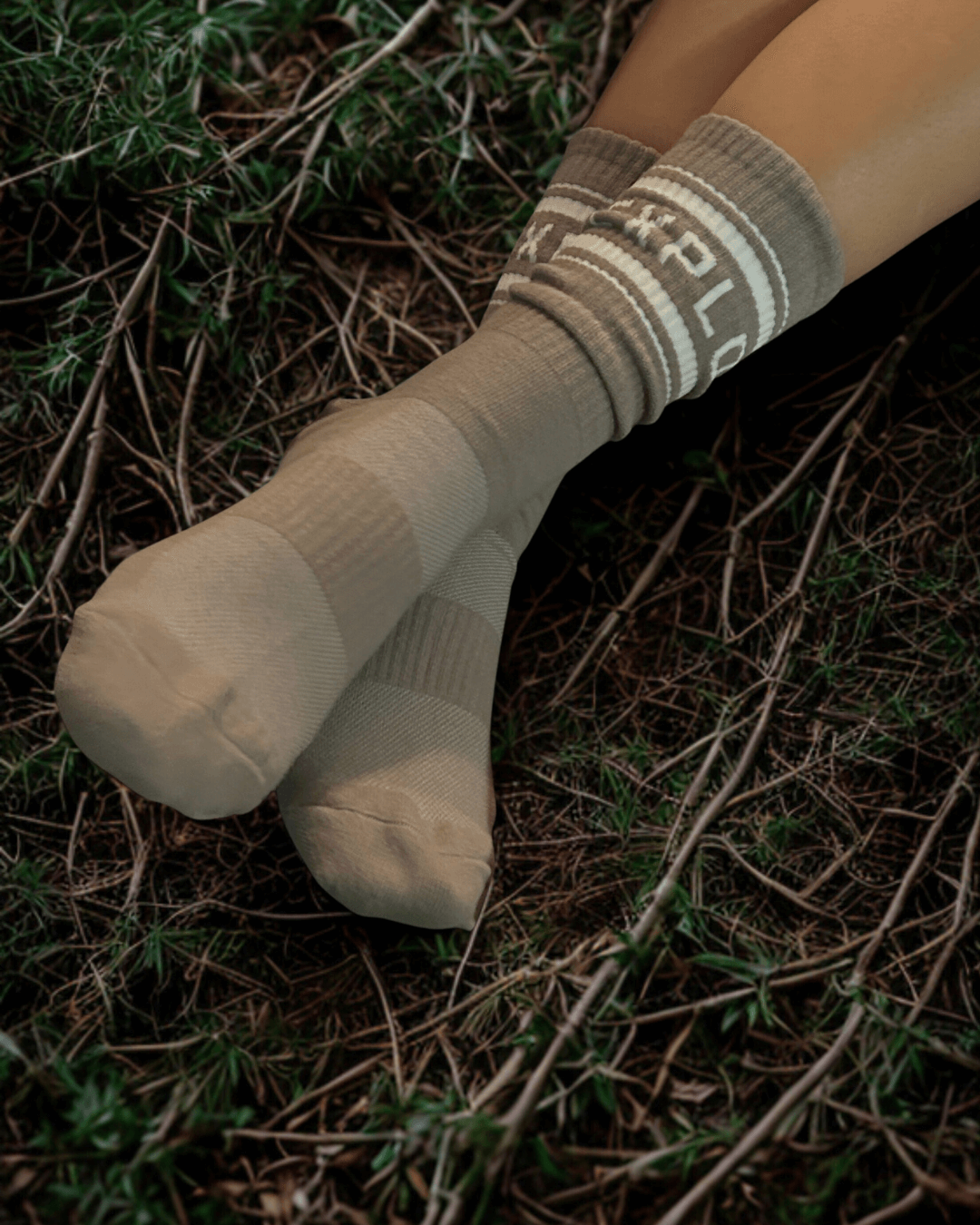 Bas chaussette brune taupe explore en coton brun.