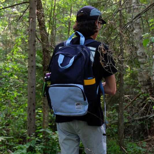 Sac a dos en polyester recyclé conçu par LIX au Québec, hydrofuge.