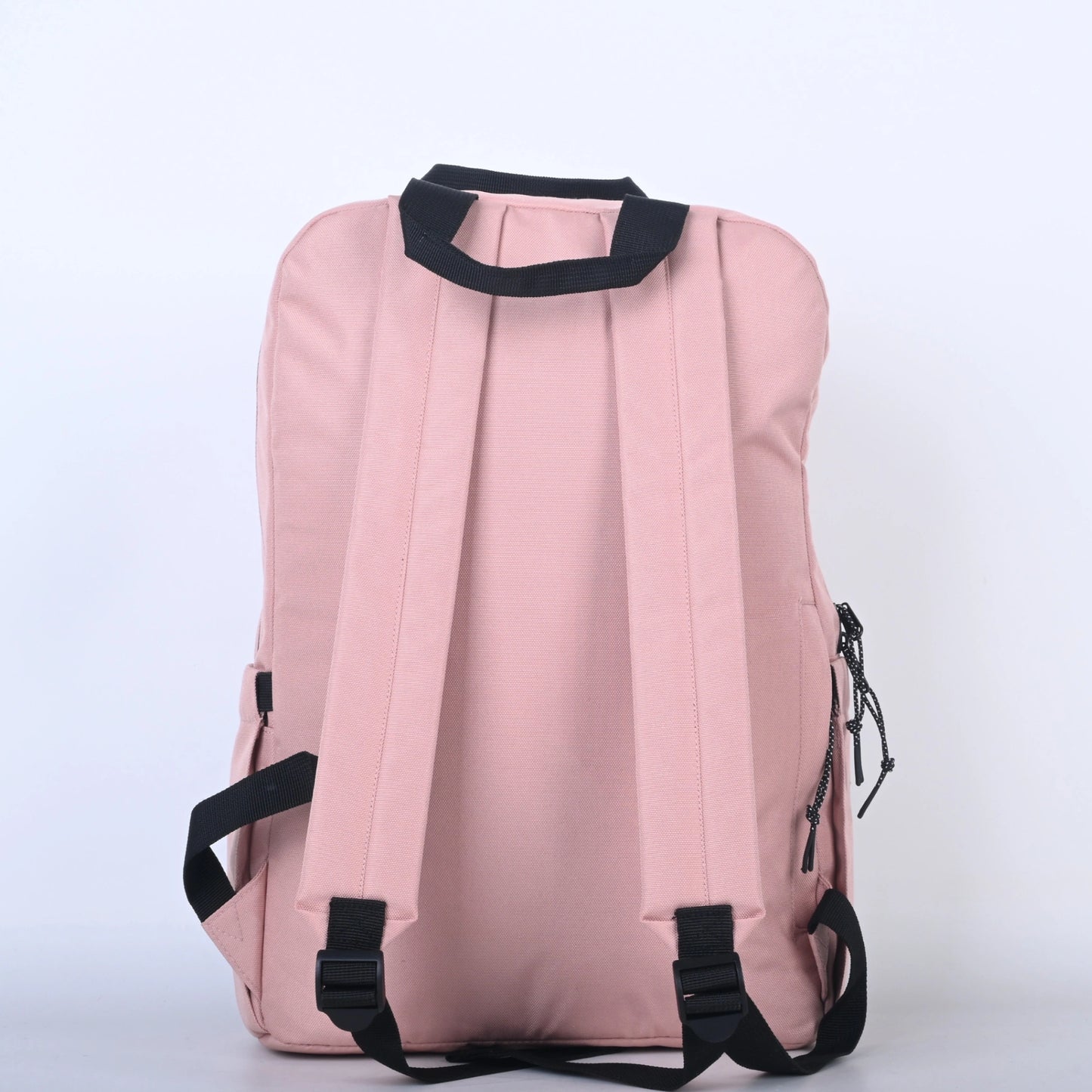 Sac a dos en polyester recyclé rose. hydrofuge