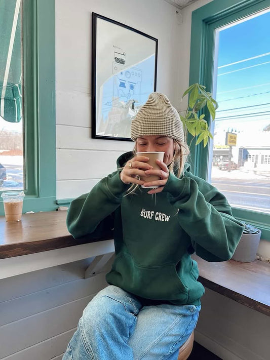 Hoodie vert forêt en coton épais 375gsm. Capuche et coupe surdimensionner. Conçu par lix une entreprise Québécoise. Pour homme et femme.