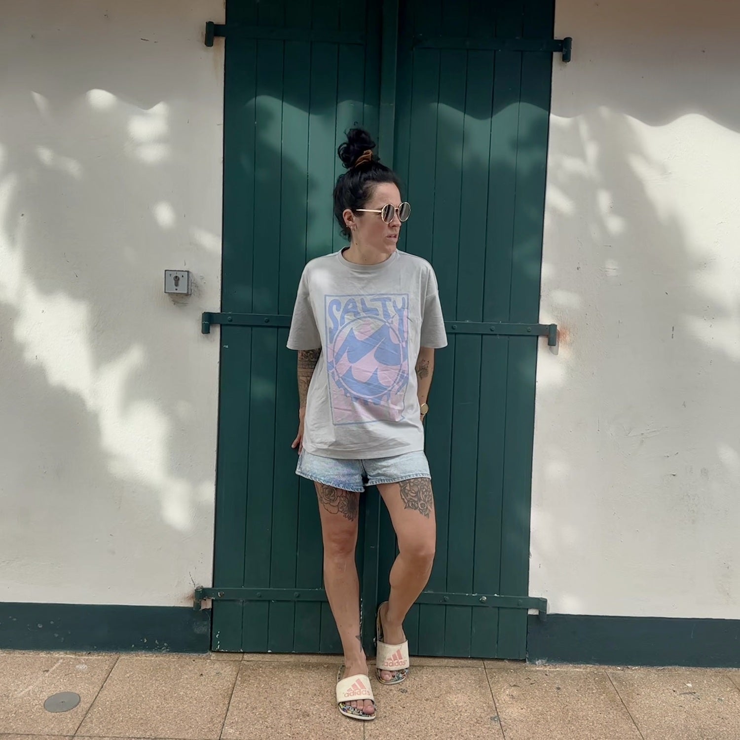 Oversize tshirt gris avec big imprimé au devant. Oversize tee reckless.