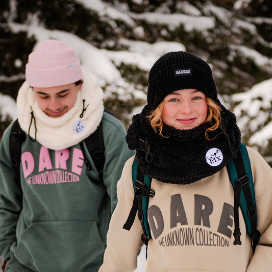 Tuque noir peut être agrandit pour les grosse tête.