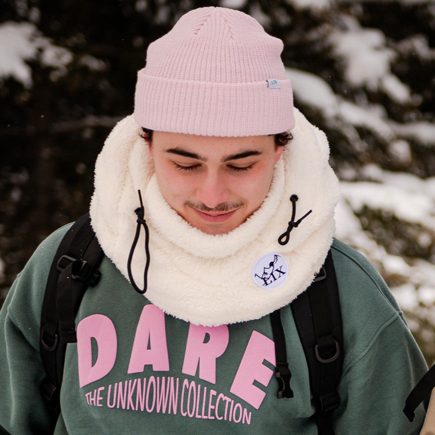 Tuque rose bonbon unisexe pour homme et femme. Petite tuque rose. Hooder blanc avec capuche et cache-cou pour hiver glaciale. Rider hood Lix.