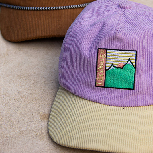 Casquette vintage aux couleurs pastelles.