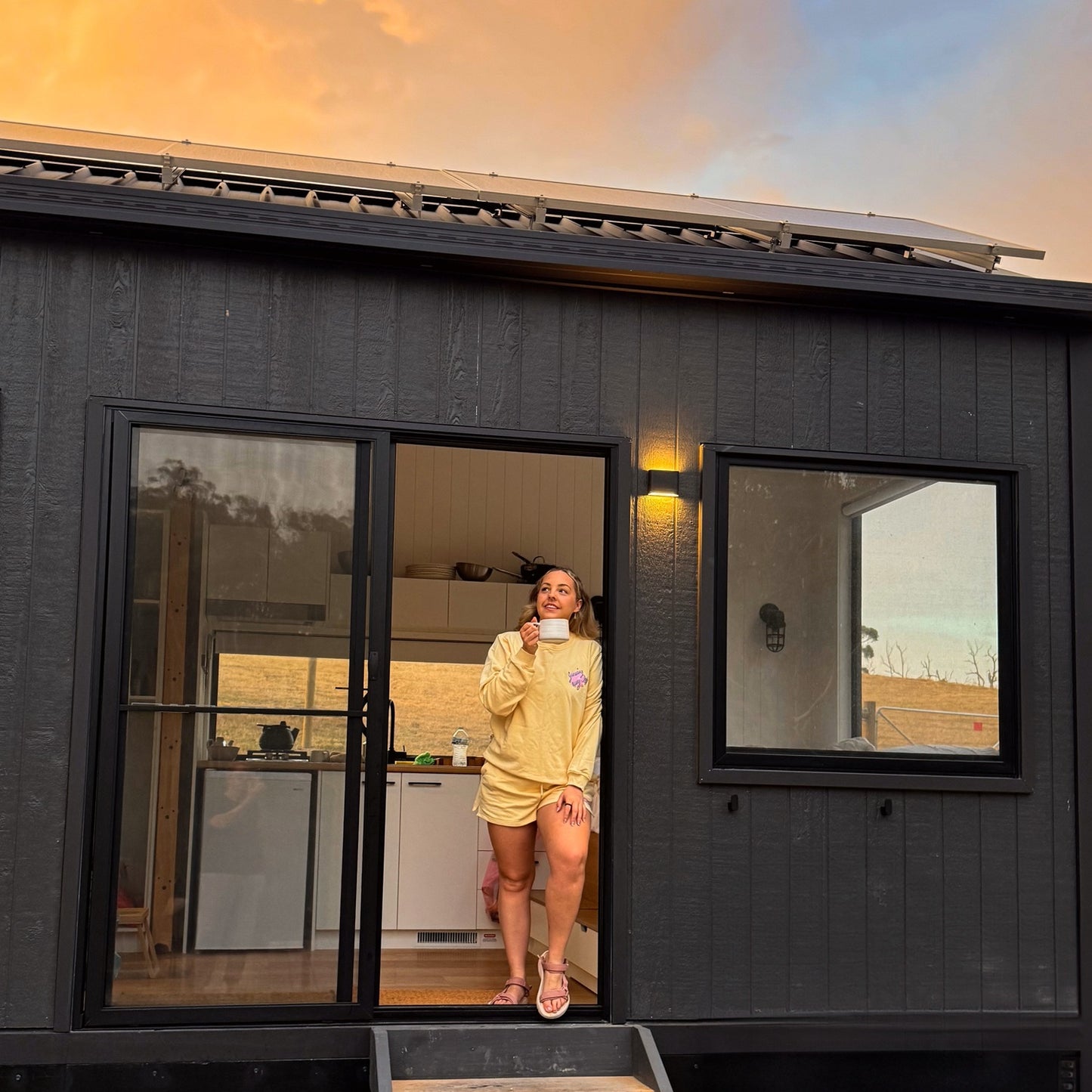 Crewneck chandail hoodie jaune collection été 2025. Summer collection. Reckless life.