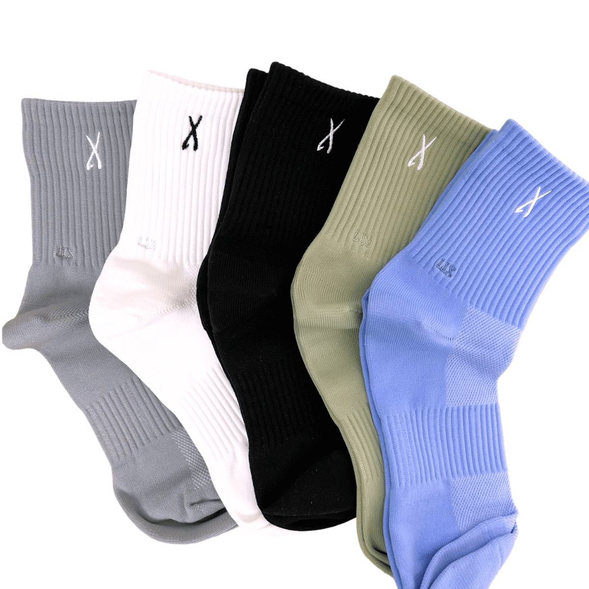 Bas de sport Lix design confectionné pour les sports. Offert en 5 choix de couleurs; bleu, vert, noir, blanc et gris. Un X brodé en noir sur le coté. Chaussette de sport. Bas court.