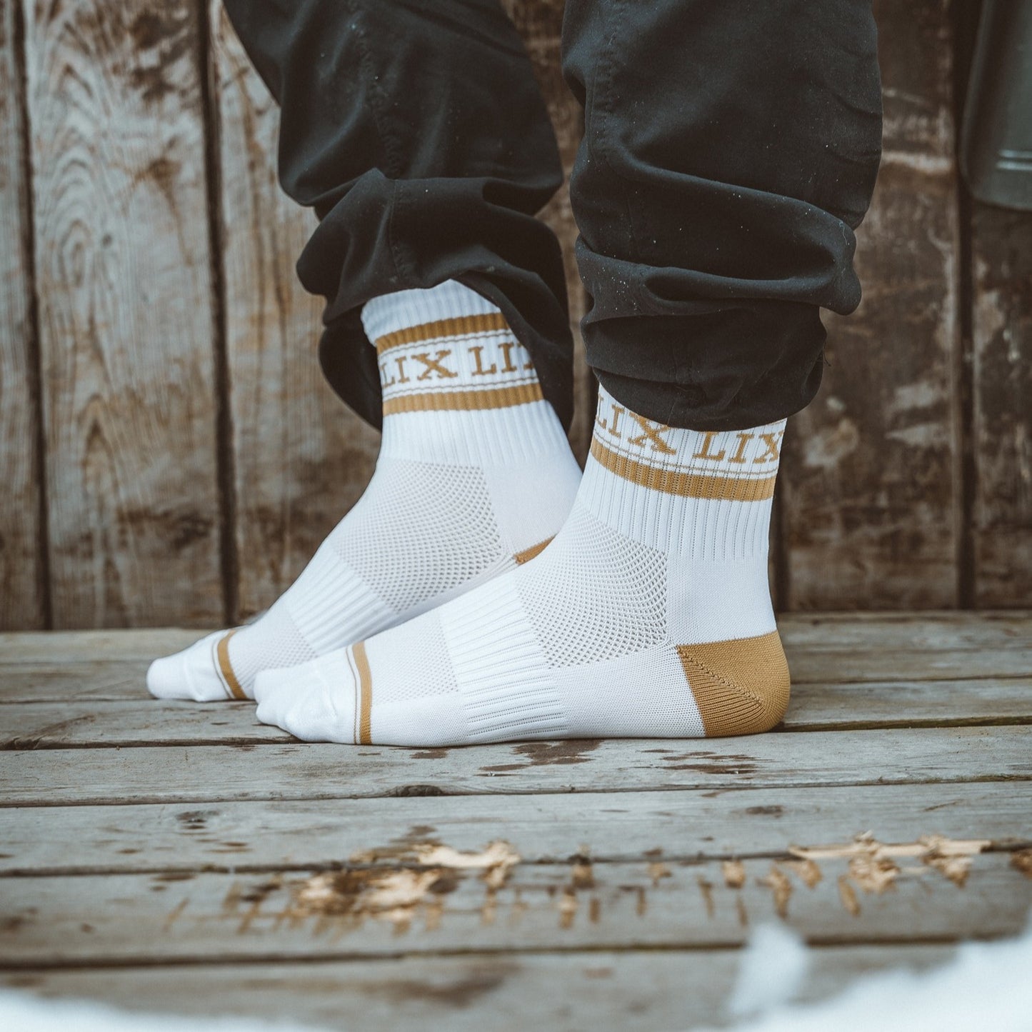 Bas blanc et beige. Chaussette blanche pour les sports. Bas court.