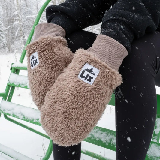 Mitaine de couleur brune fais en fluff.