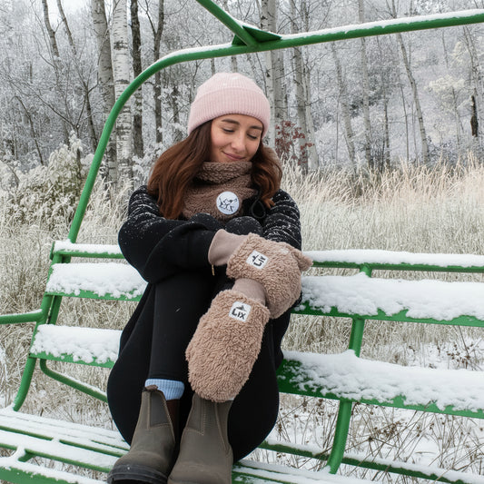 Mitaine brune en fluffy polaire.