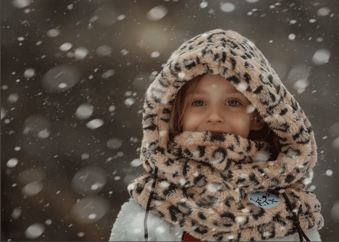 Hooder de type passe montagne avec cache cou intégré conçu pour les hiver québécois. 