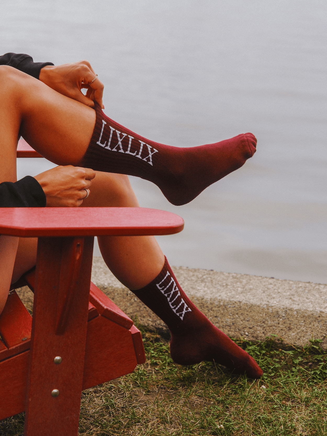 Bas en bambou couleur bourgogne long unisexe ultra confortable.
