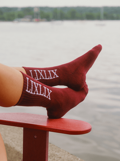 Bas bambou bourgogne LIX Design – Chaussettes bamboo sock Last Light, unisexe.