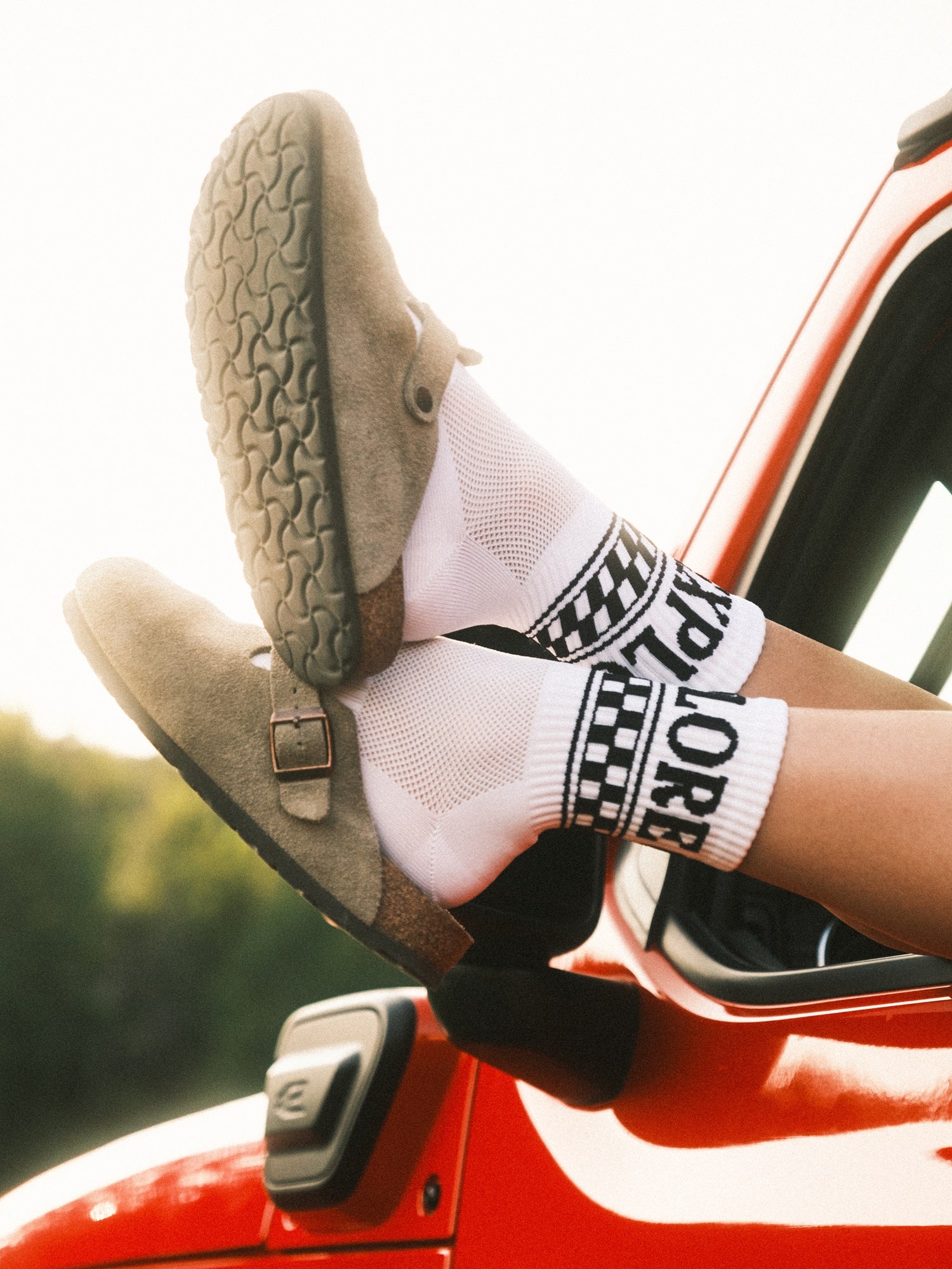 Bas sport court blanc LIX Design – Chaussettes athlétiques Explore unisexe.