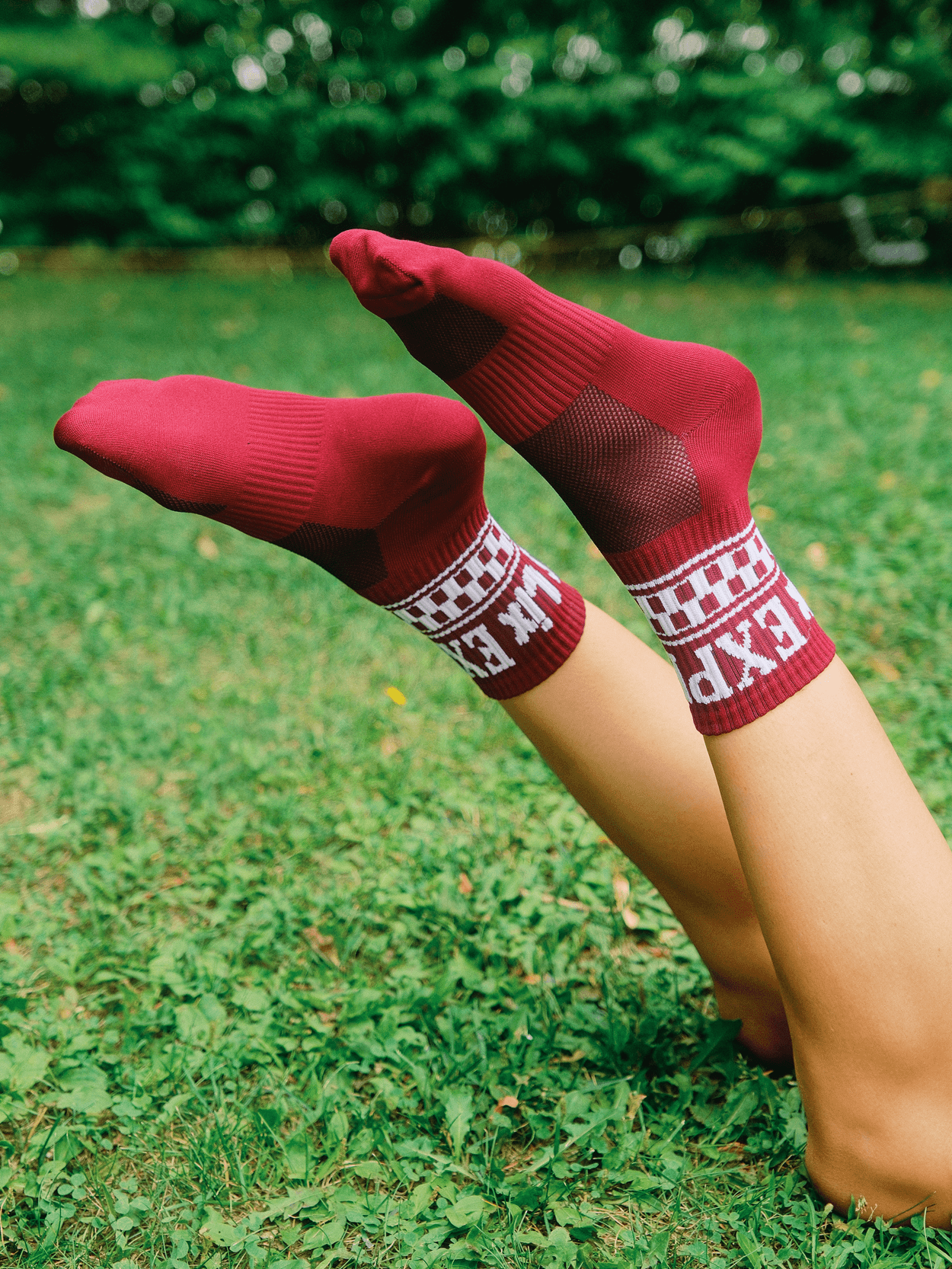 Bas sport Explore bourgogne rouge LIX Design – Chaussettes athlétiques performance.