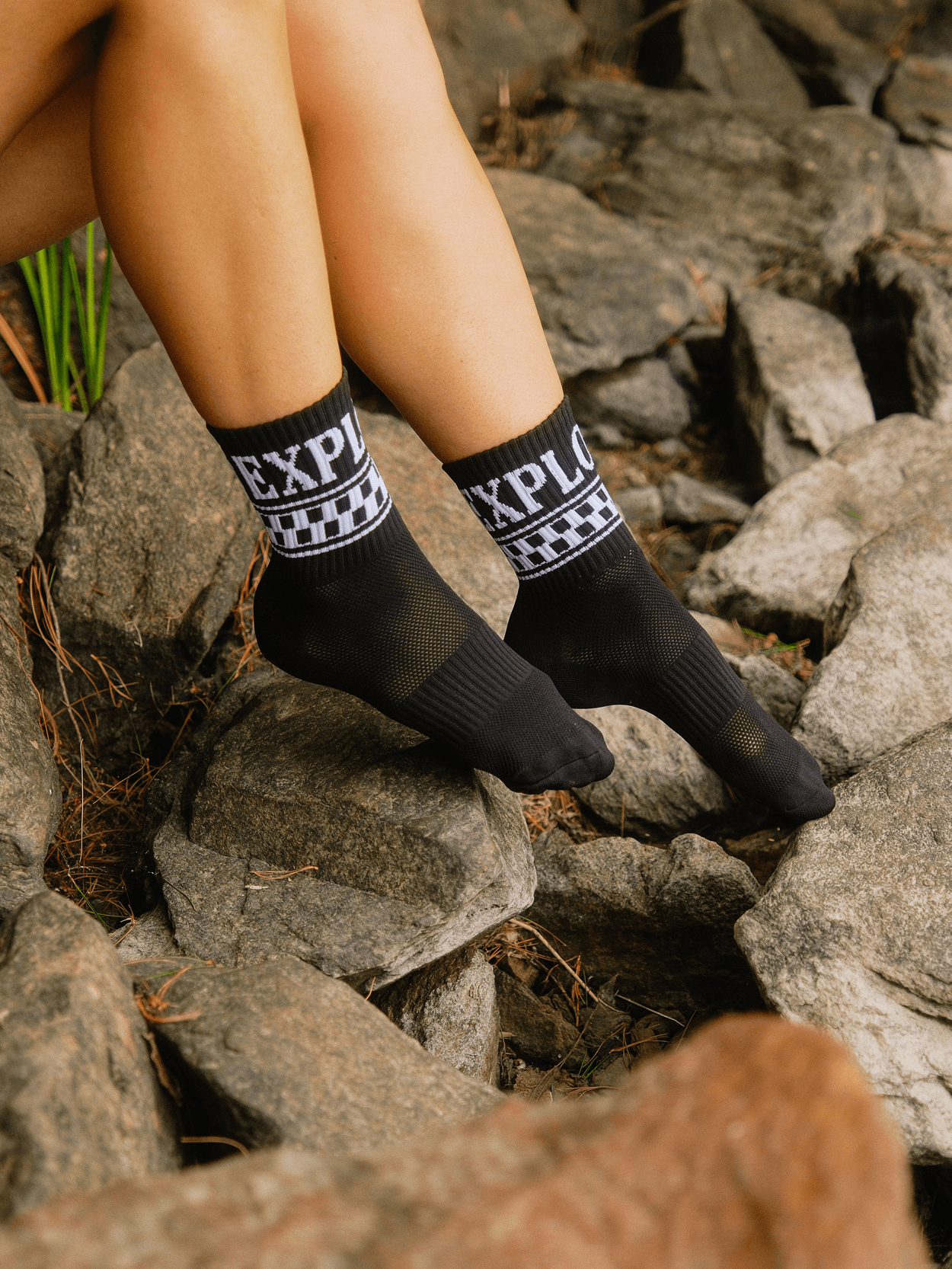 Bas sport Explore noir LIX Design. Chaussettes athlétiques performance unisexe.