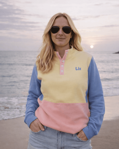 Crewneck rose bleu jaune avec broderie lix bleu 