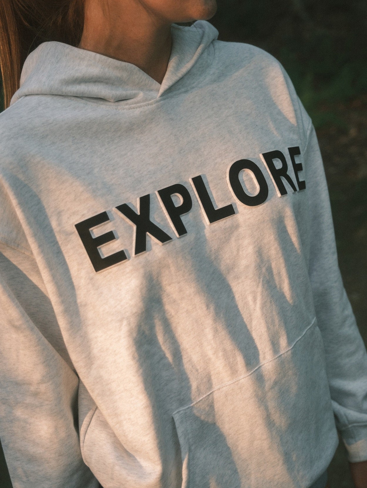 Hoodie Explore gris chiné LIX Design – Sweat capuche oversize, confort et style moderne.