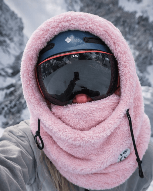 Passe montagne en fluffy fleece doux ose pour les virée en montagne reckless style. 