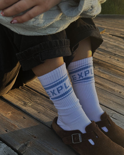 Bas coton blanc et bleu LIX Design – Chaussettes Explore Last Light unisexe.