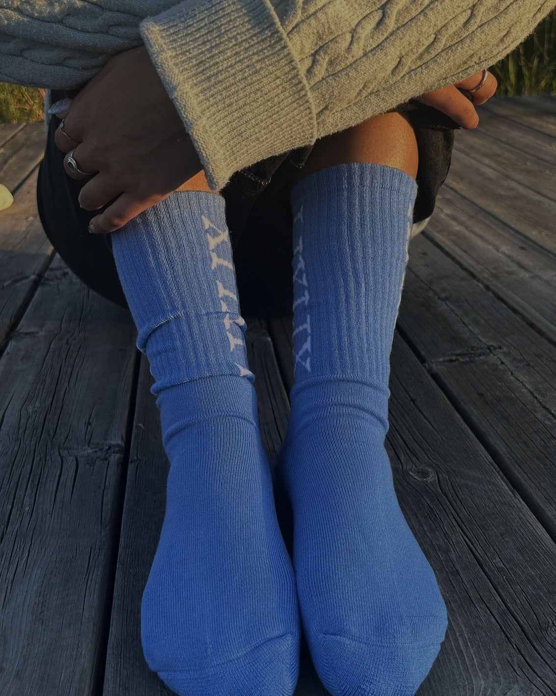 Bas bambou bleu pâle LIX Design – Chaussettes  Last Light, matière douce.