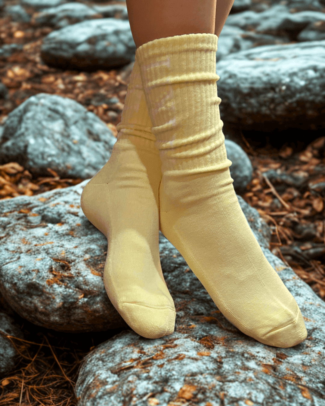 Bas jaune en bambou. Chaussette en bamboo hyper doux et confortable. 