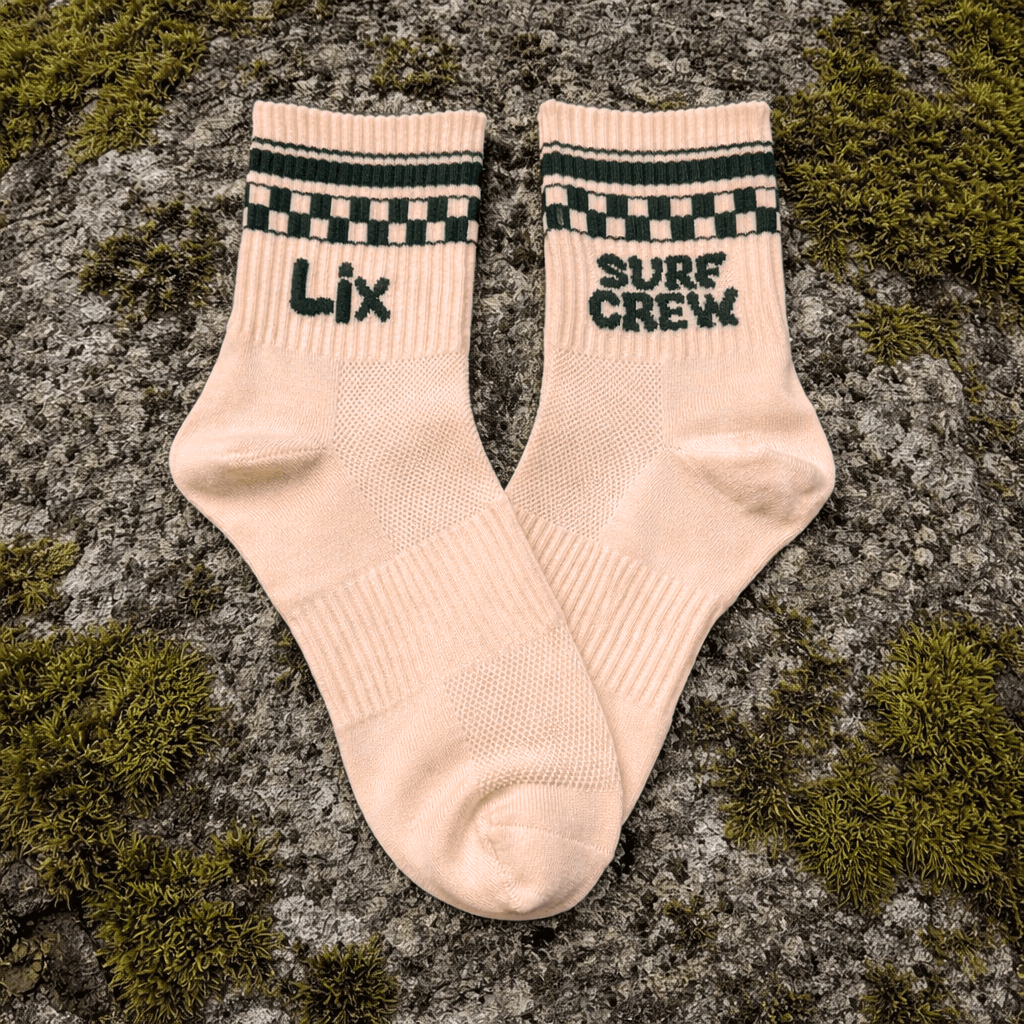 Bas beige en nylon avec surf crew vert foret. 