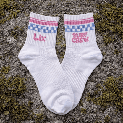 Bas bas avec surf crew bleu et rose. 