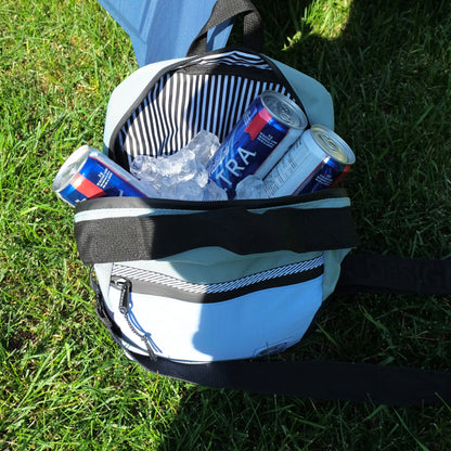 Boite à lunch bleu imperméable conçu par lix au Québec. 