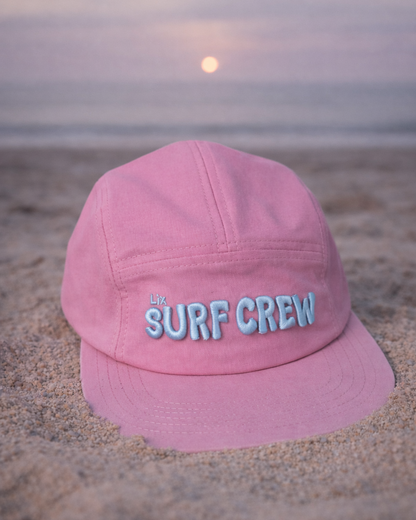 casquette rose en toile de polyester résistant au rayon uv Ajustable à l'arrière. Broderie bleu 3d 