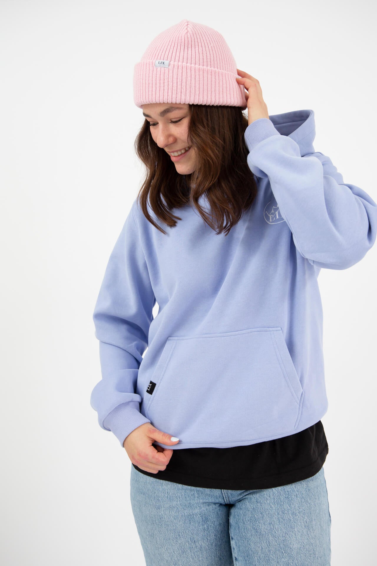 Lix design hoodie chandail a manche longue très chaud et confortable avec intérieur de style velours.  Concu par Lix design une entreprise Québécoise. 