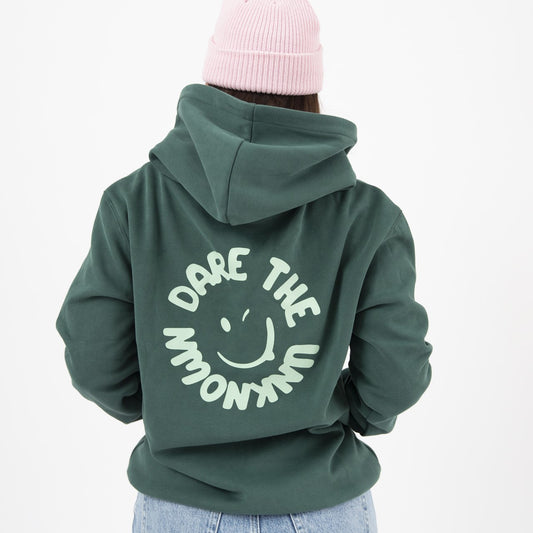 Lix design hoodie a capuche de couleur vert foret foncé conçu au Québec avec le tissu le plus doux a intérieur velours. 