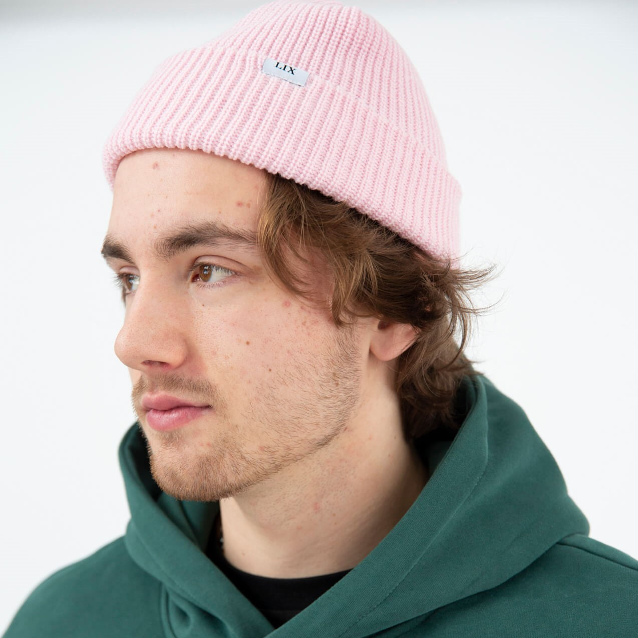 Tuque de style fisherman de couoleur bubblegum parfait pour styler ton look.