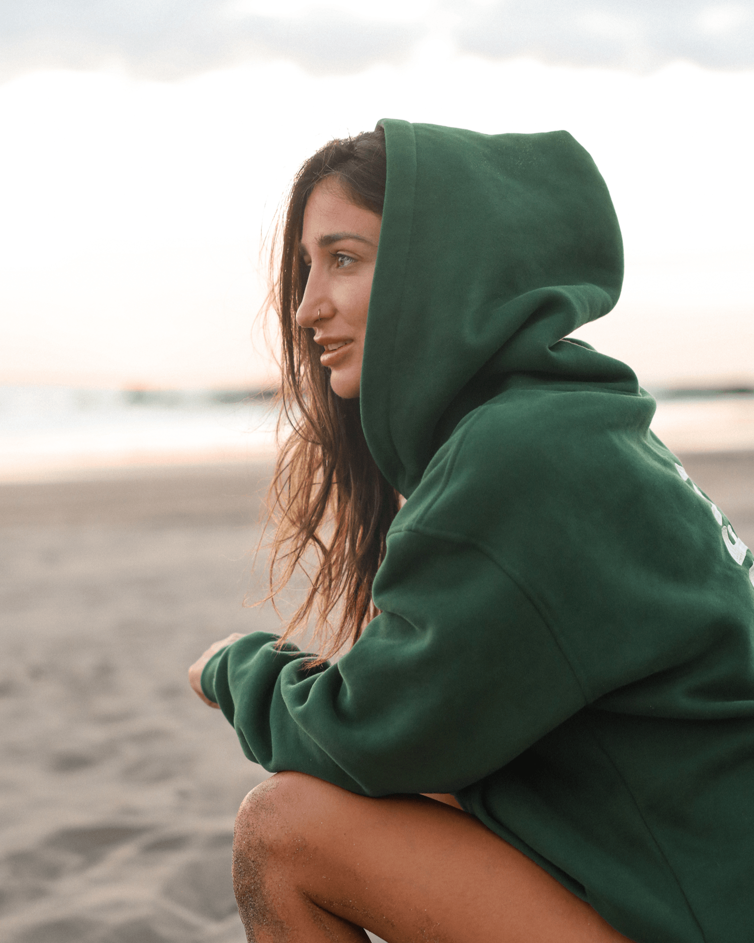 Hoodie vert foret, chandail a capuchons vert concu par lix une entreprise  québécoise. Hoodie pour homme et femme. 