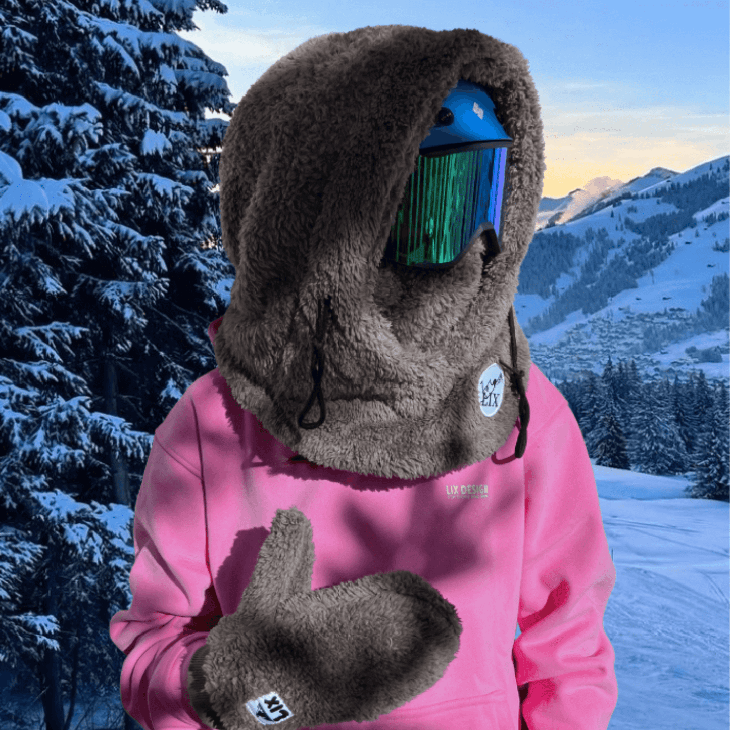 Hooder fluffy de couleur brune parfait pour les sortie en snowboard et en ski. 