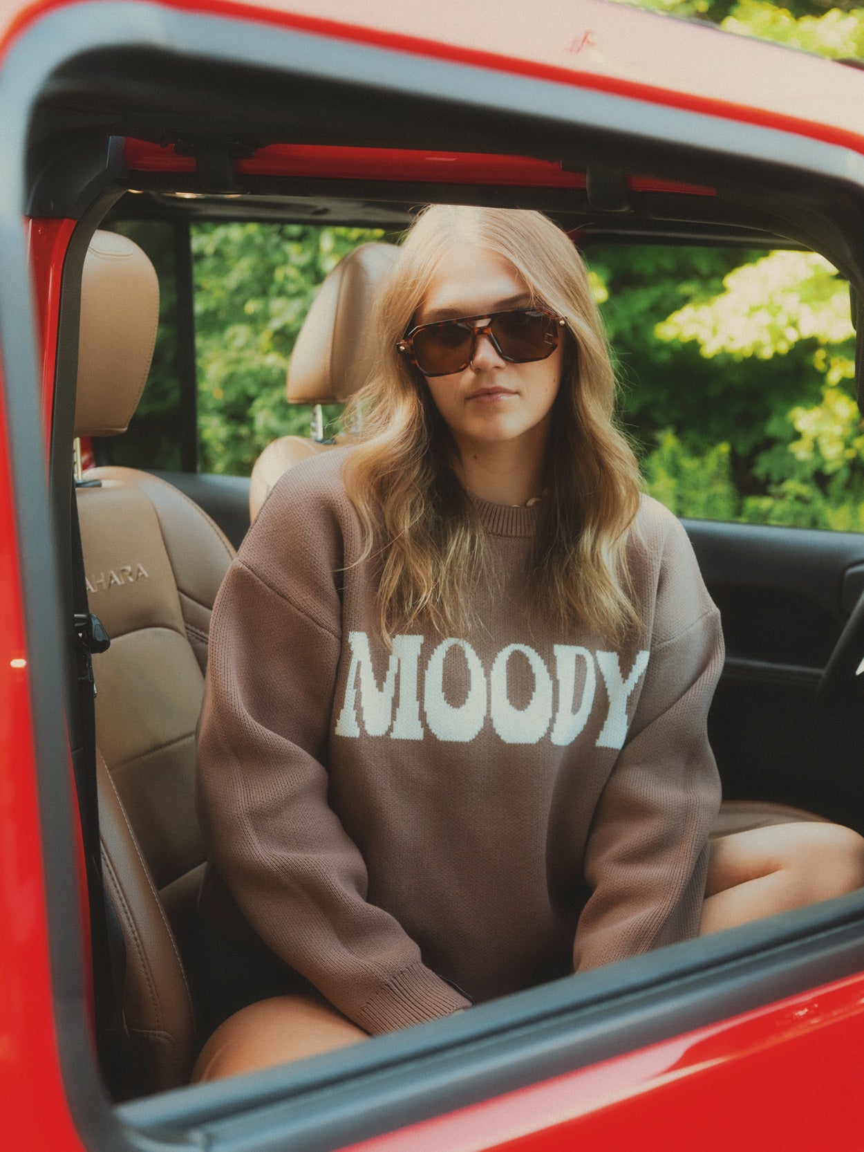 Tricot pour femme avec un look oversize. Tricot run pour les voyages. 
