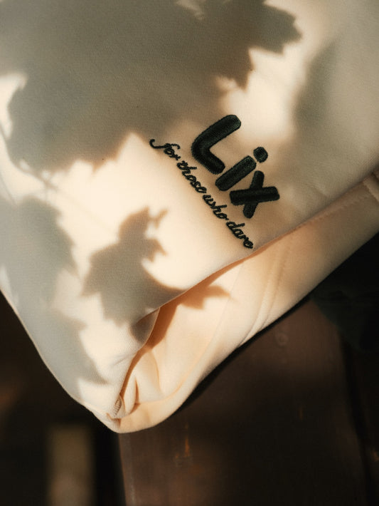 Hoodie beige Surf Crew LIX Design – Sweat à capuche premium, style lifestyle outdoor.