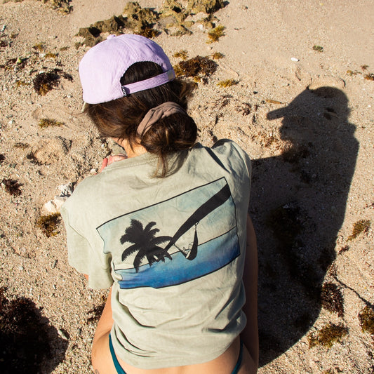 Tshirt vert avec imprimé au dos. Reckless tee. summer Edition collection. 