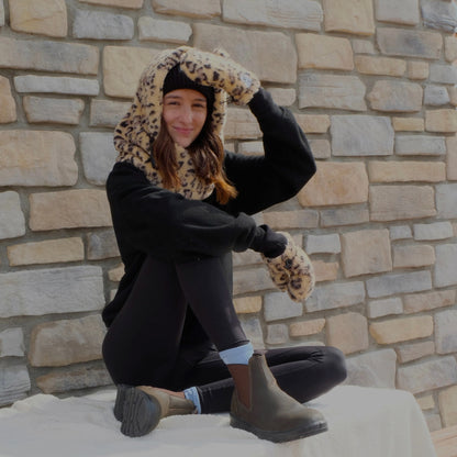 Lix passe montagne en léopard beige conçu par lix pour la saison froide.