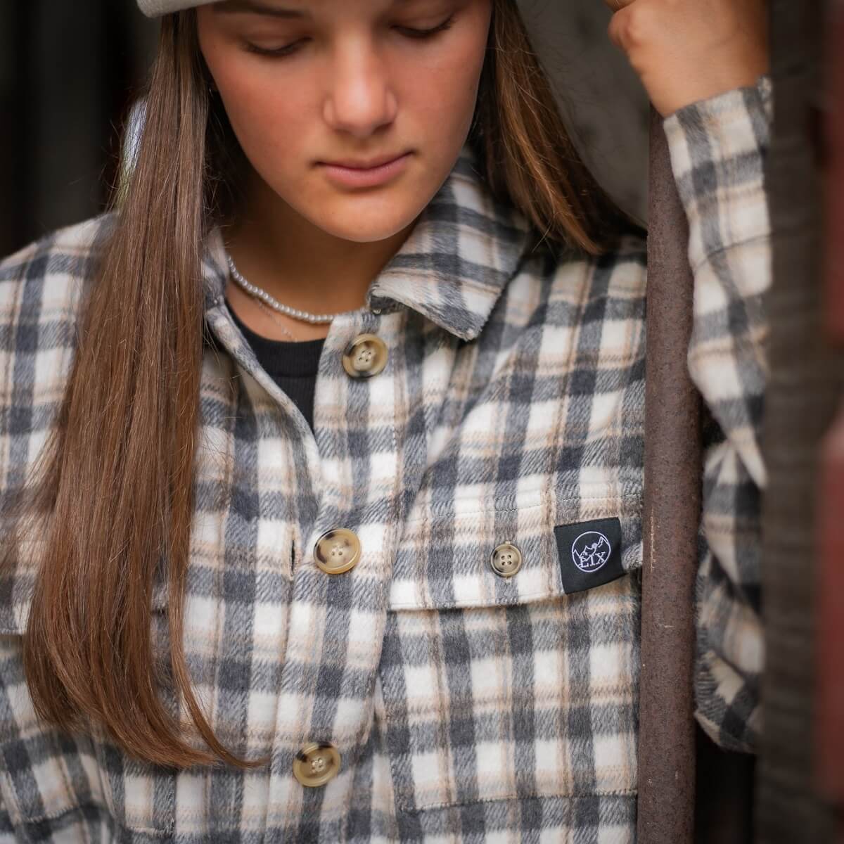 Veste plaid en laine et polyester. Chaude et douce. Parfaite pour l'automne. Collection roadtrip.