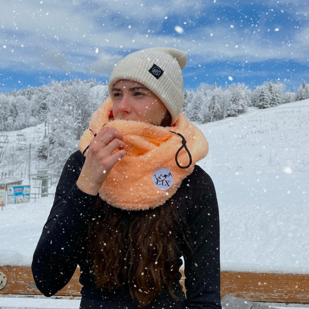 Passe montagne de couleur pêche 