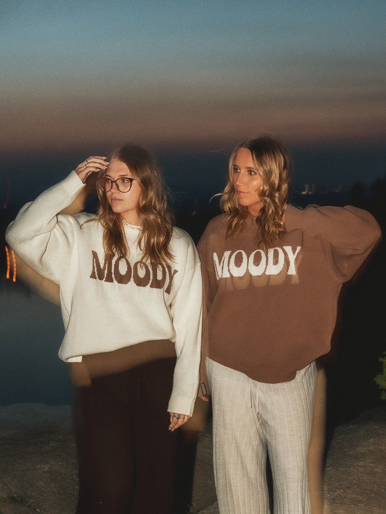 Tricot Moody crème et brun LIX Design – Duo de couleurs chaud, pull épais collection Last Light.
