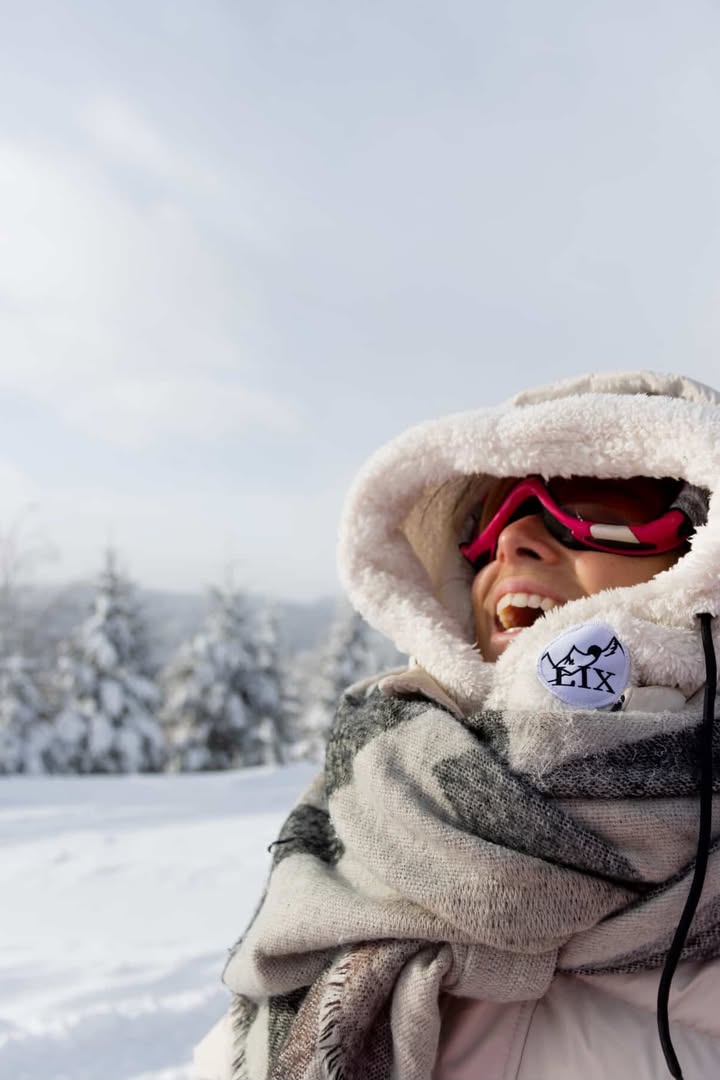 Hooder blanc white passe montagne avec cache cou complet intégré. 