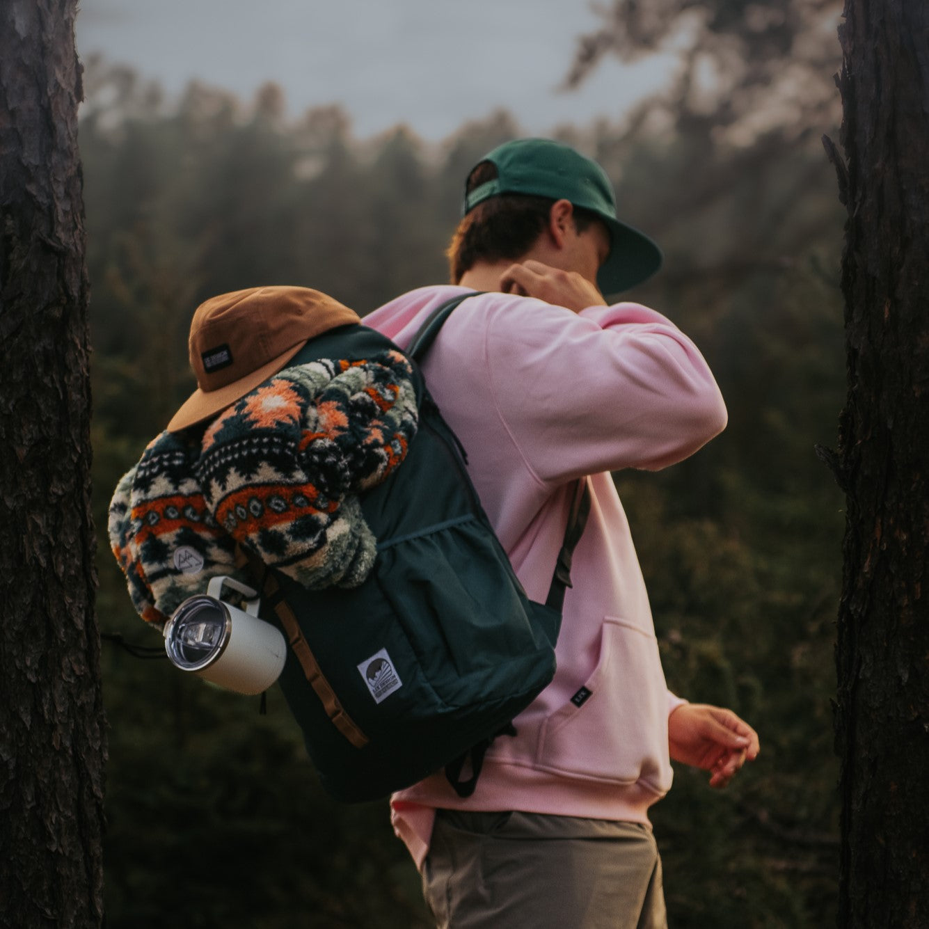 Lix design marque québécoise de vêtements de plein air et d'accessoires écoresponsable. Sac à dos 26L d'aventure fait de matières recyclées. 